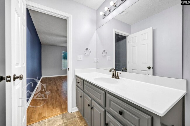 Building Photo - 116 Waverly Point Dr