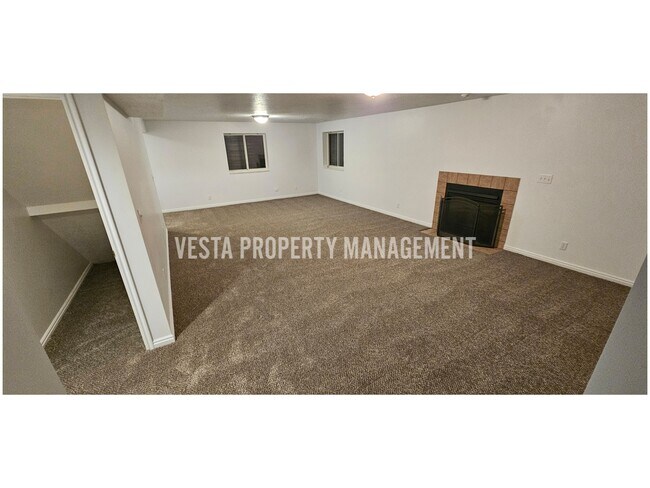 Building Photo - 981 Hudson St