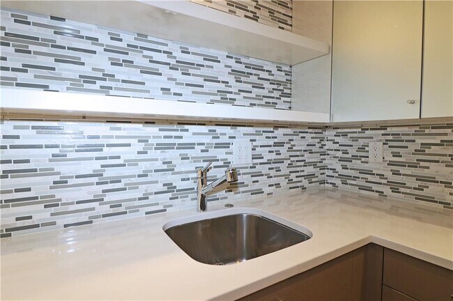 Building Photo - 40 Glenald Way NW