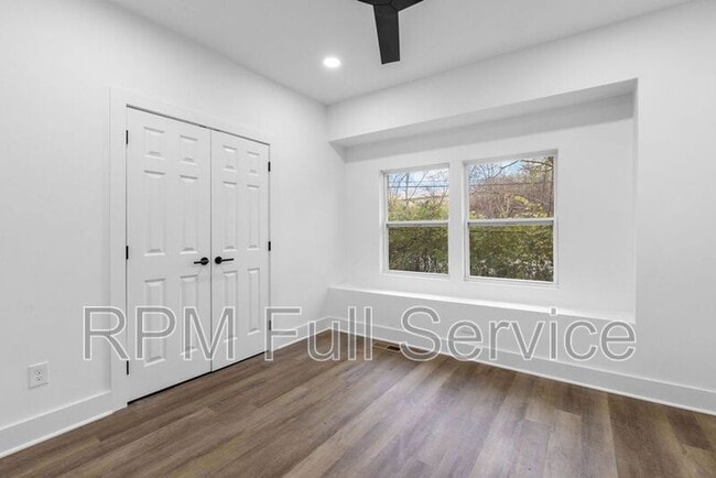 Building Photo - 1405 14th Ave N