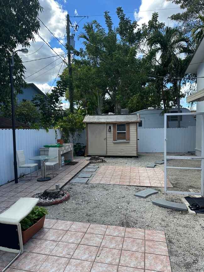 Building Photo - 2936 SW 11th St