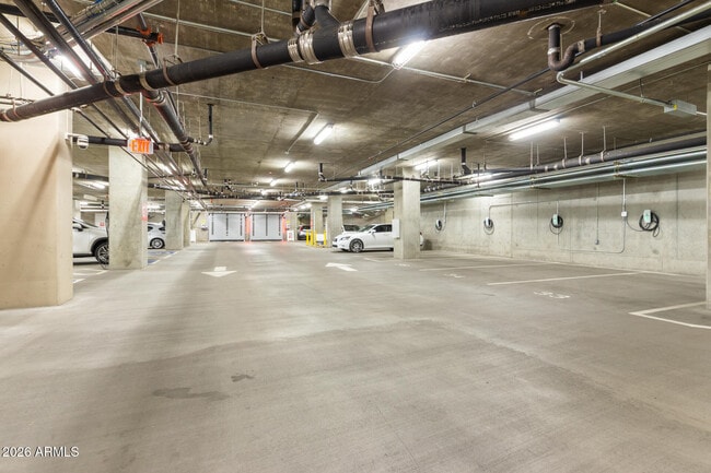 Building Photo - 2211 E Camelback Rd