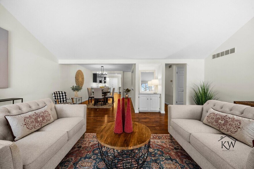 Building Photo - 46 Creek Ridge