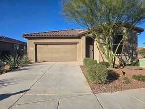 Building Photo - MOVE IN SPECIAL!! 3 Bedroom/ 2 Bath Red Rock Oasis