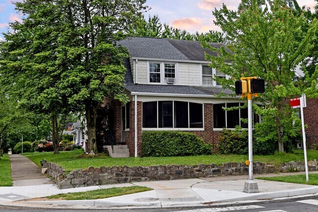 Building Photo - 600 23rd St S