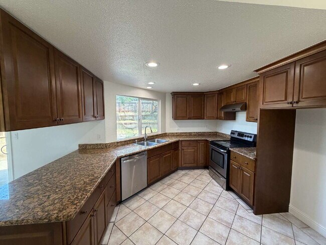 Building Photo - 1089 Honey Ct
