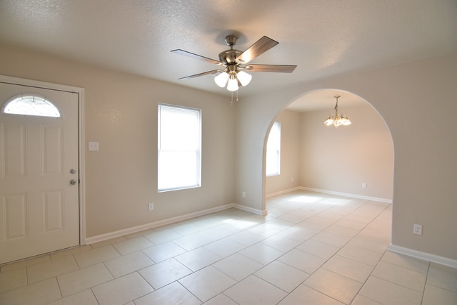 Building Photo - 4507 Hank Dr