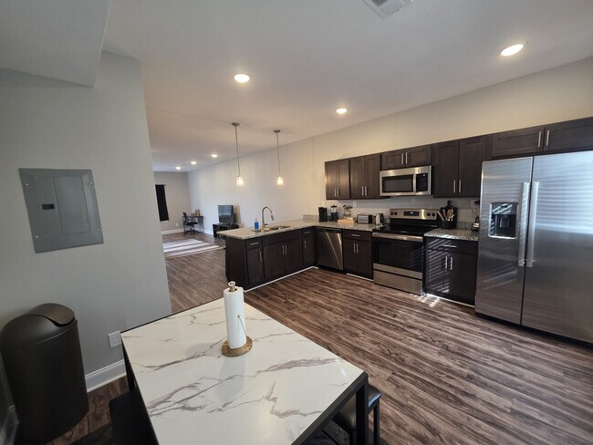 Building Photo - 541 New S Dr