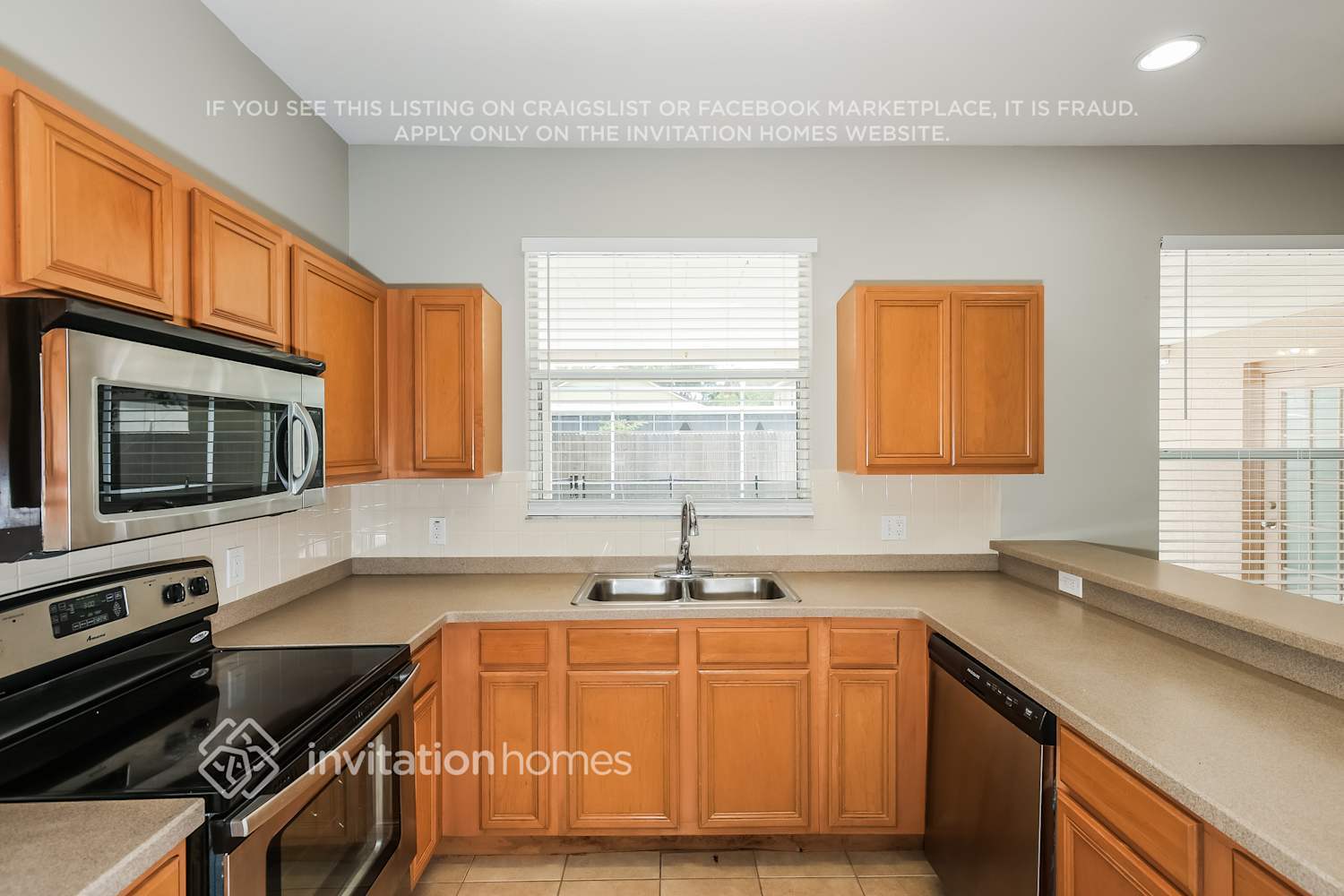 Building Photo - 9820 White Barn Way