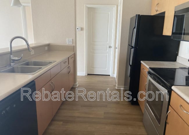 Building Photo - 8290 Gate Pkwy W