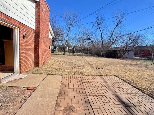 Building Photo - 1304 Downing St