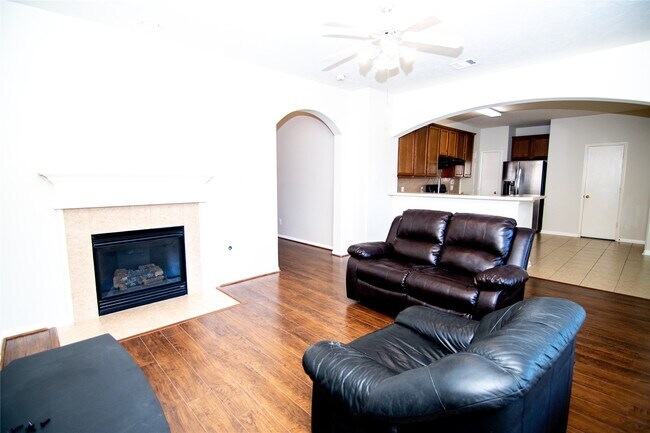 Building Photo - 25914 Chapman Falls Dr