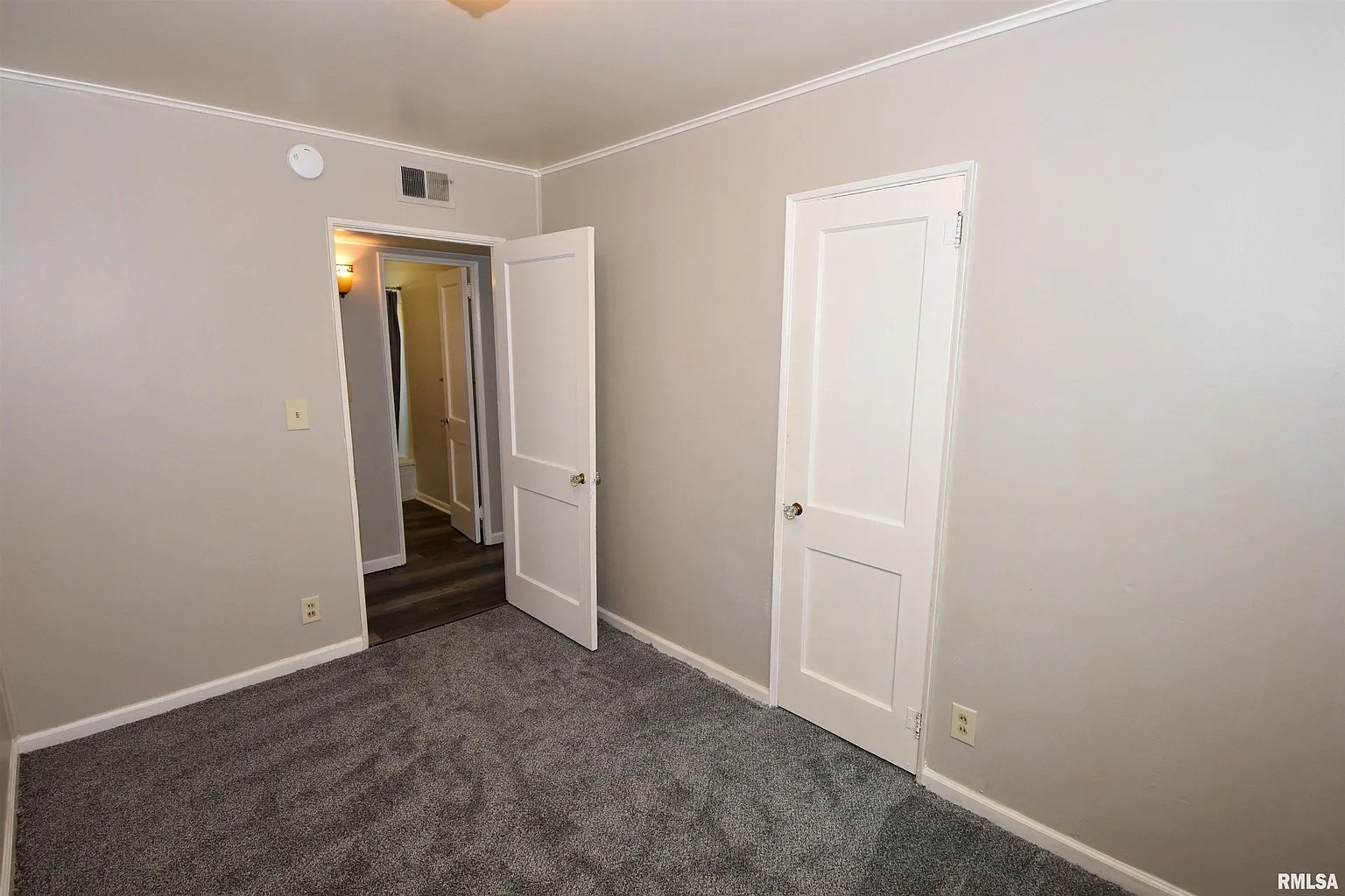 Building Photo - 821 W Purtscher Dr