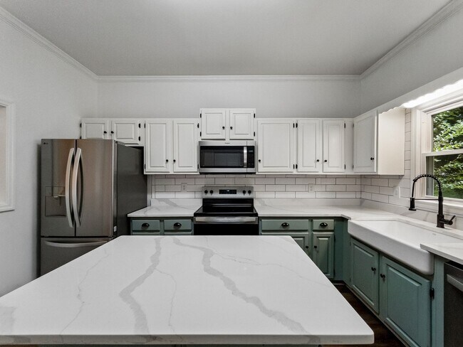 Building Photo - 153 Ponderosa Dr