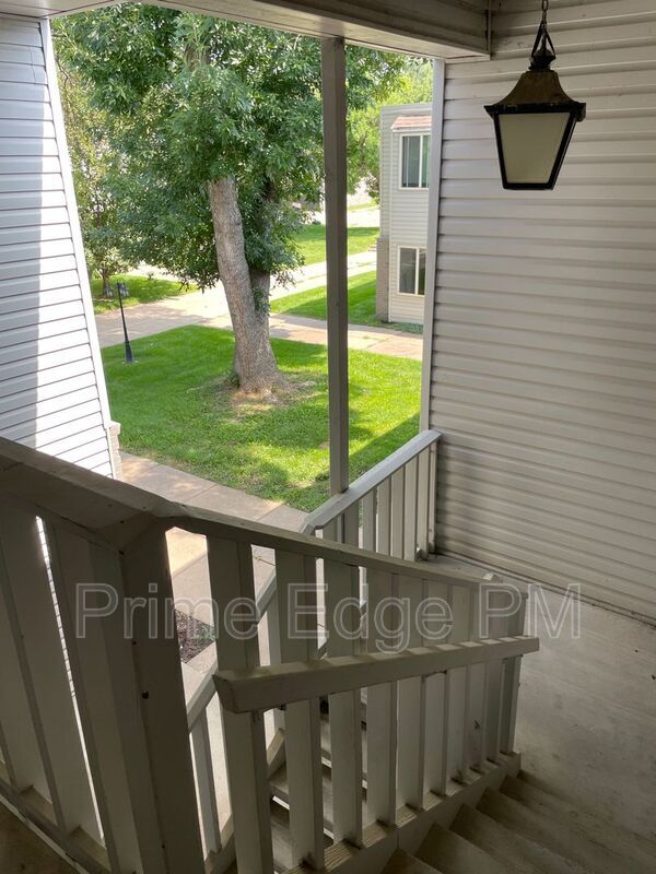 Building Photo - 6235 Holdrege-D11
