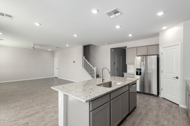 Building Photo - 18207 W Daley Ln