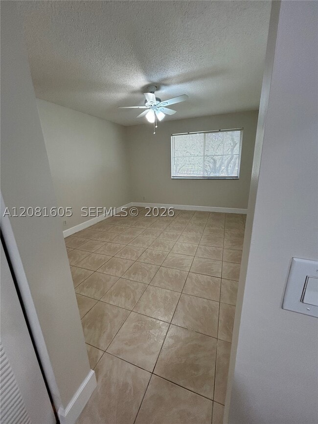 Building Photo - 9733 Westview Dr