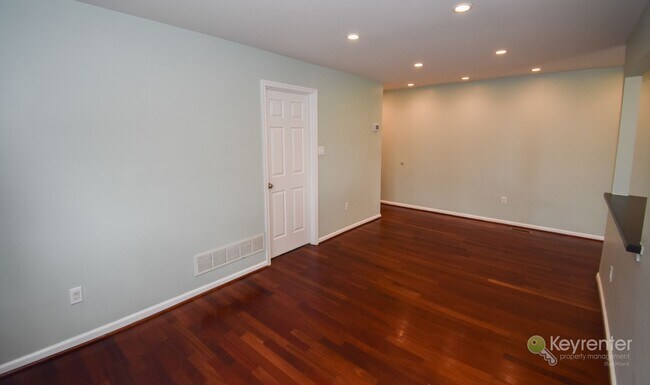 Building Photo - Spacious 2-Bed, 2-Bath Condo in Mill Ridge Community