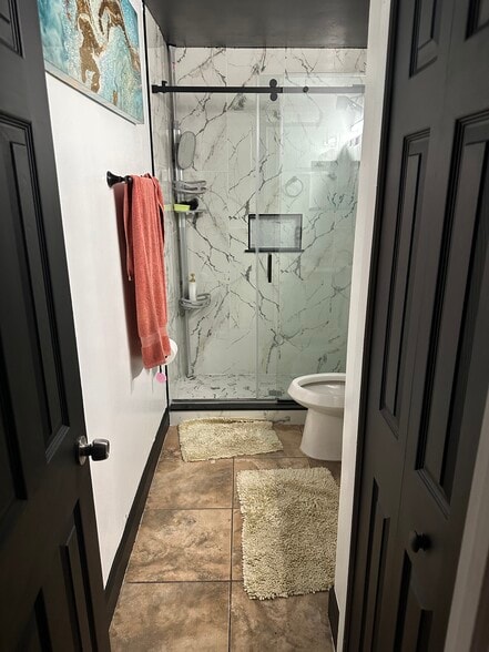 new bathroom - 3840 Janie Ct