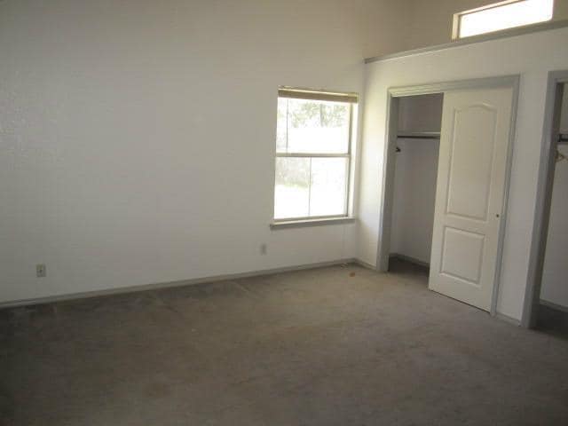 Building Photo - 1468 Plaza Verde Dr
