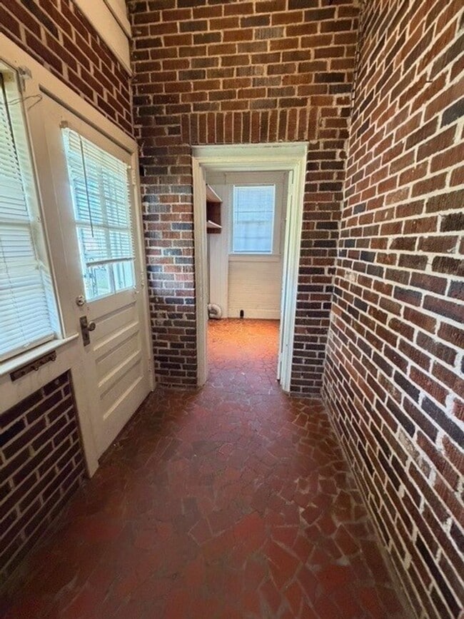 Building Photo - 100 Piedmont Ave