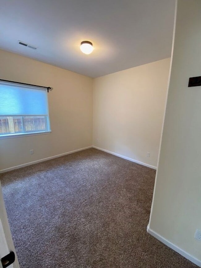 Building Photo - COMING MID-AUGUST Don't miss out on this Charming 3-Bedroom Ranch Home in Crystal Springs – Battl...