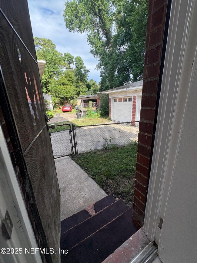Building Photo - 3150 Belden Cir