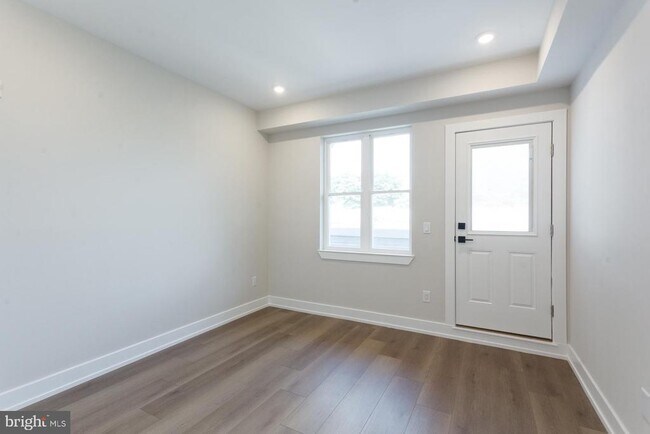 Building Photo - 3849 Fairmount Ave