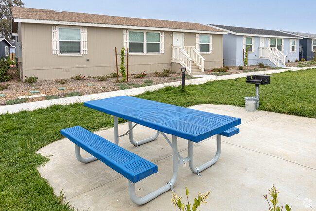 Picnic Area - The Villas at Fancher Creek