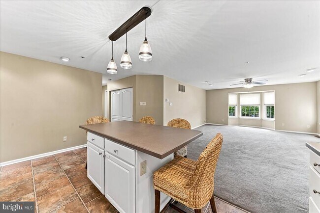 Building Photo - 347 Huntington Ct