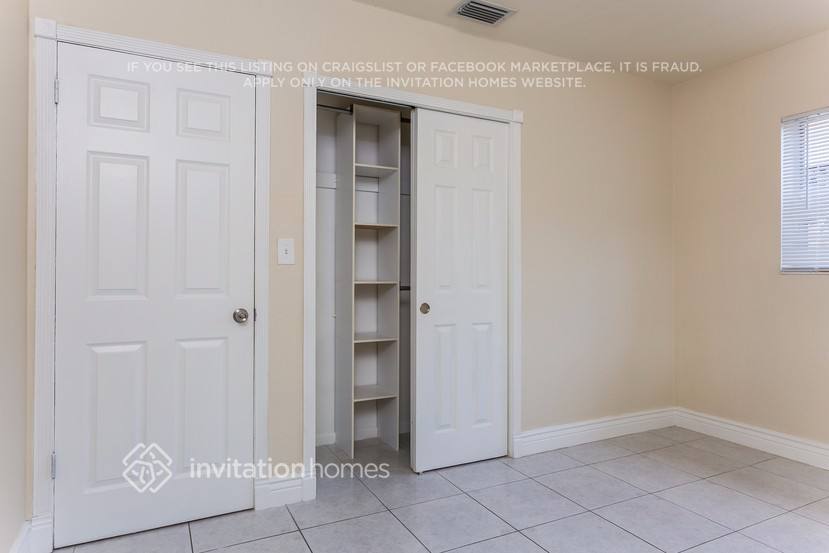 Building Photo - 1443 SW 10th St