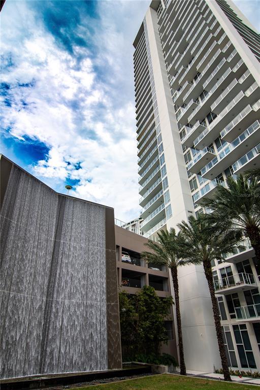 Building Photo - 175 1st St S