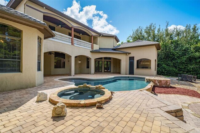 Building Photo - 8402 Lake Burden Cir