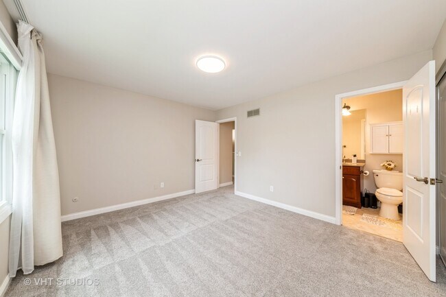Building Photo - 1716 Paddington Ave