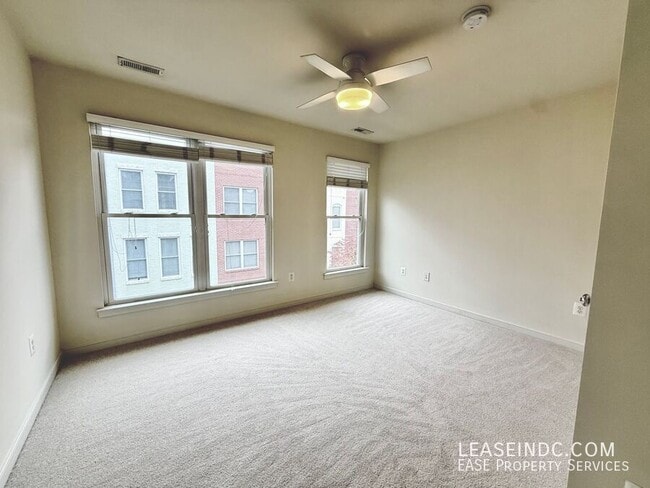 Building Photo - 1041 5th St SE