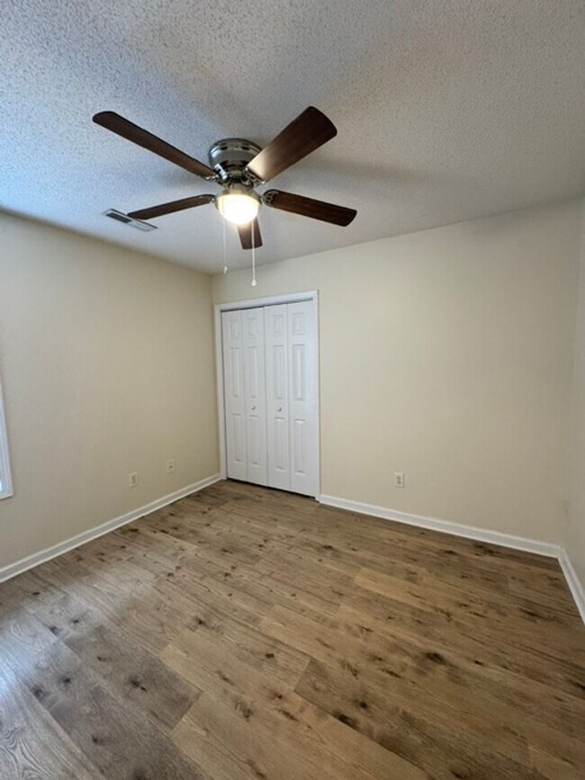 Building Photo - 7222 Konlack Ct