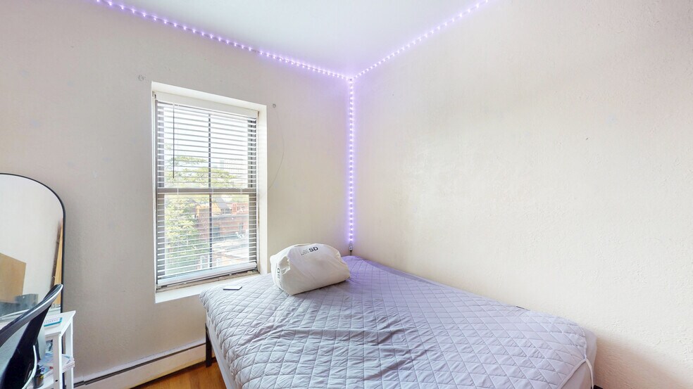 Building Photo - 88 Hammond St