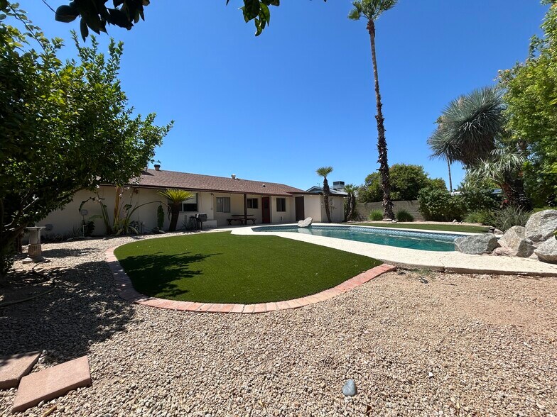 Building Photo - 3924 E Yucca St