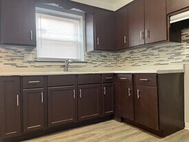 Building Photo - 3601 W 79th St