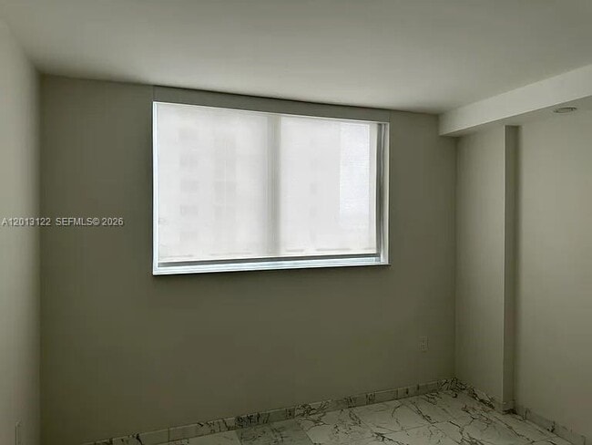 Building Photo - 345 Ocean Dr