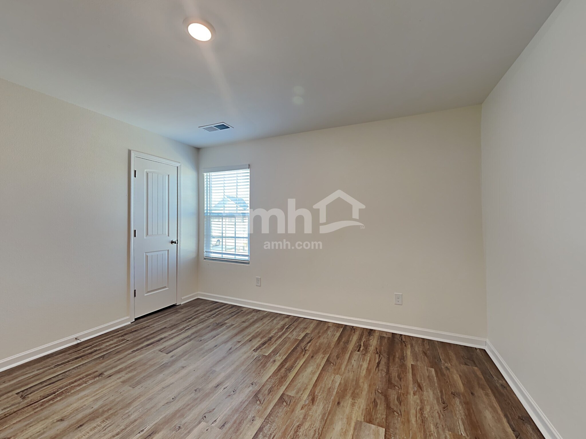 Building Photo - 6060 Mason Tucker Dr