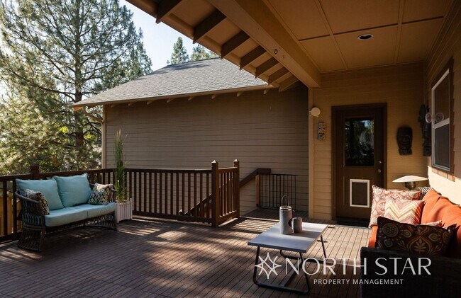 Building Photo - Spacious Bend 3 bed/2 bath Residence w/ Of...