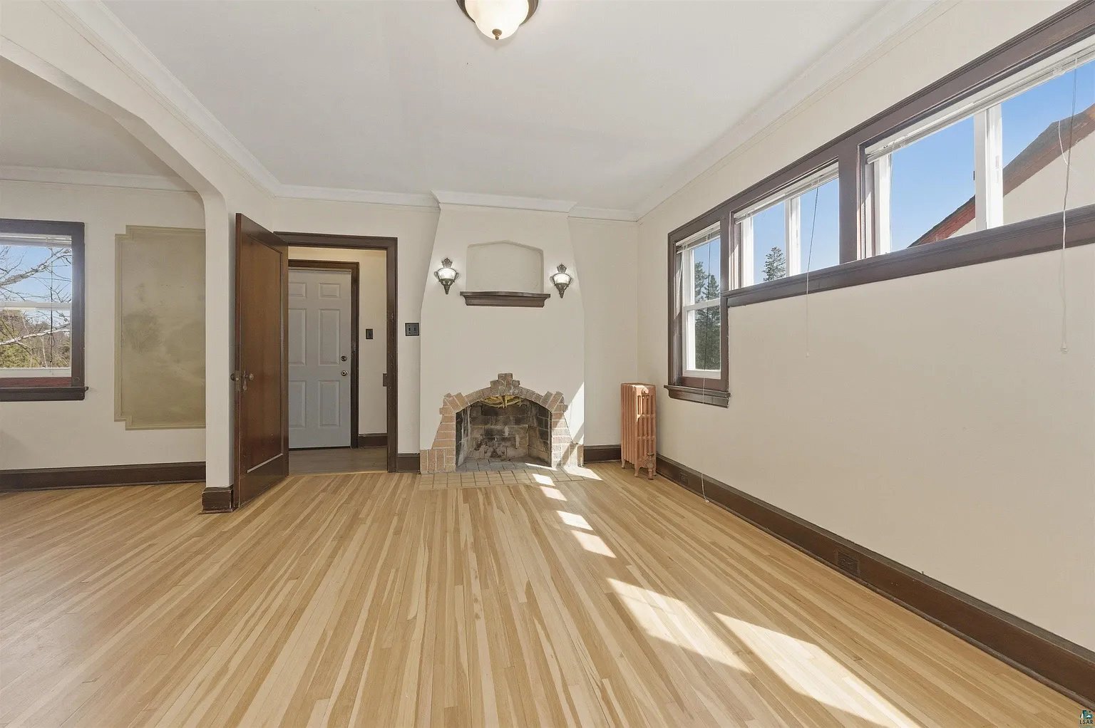 Building Photo - 221 Snelling Ave