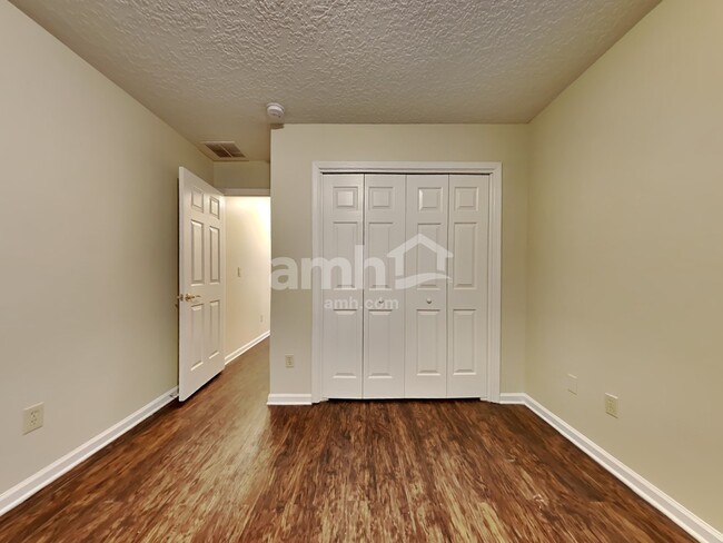 Building Photo - 308 Brier Rose Ln
