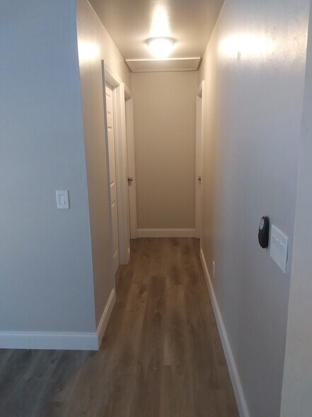 Building Photo - 1154 Ebert Street East