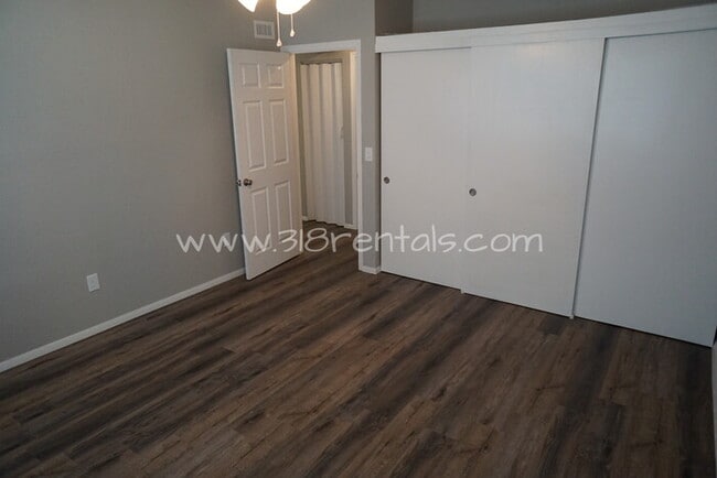 Building Photo - 948 Captain Shreve Dr