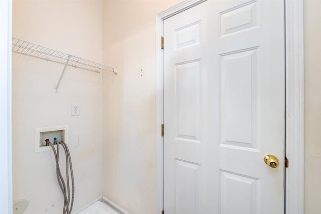 Building Photo - 4811 Sunburst Ln