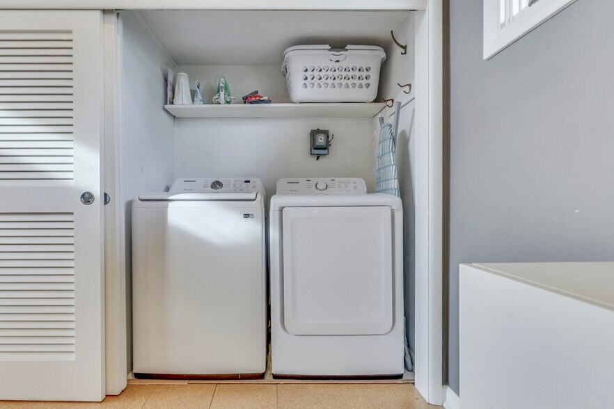 Building Photo - 111 McClellan Rd