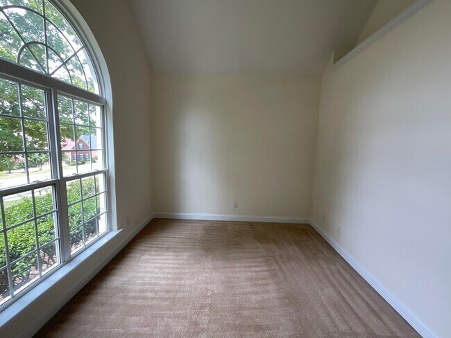 Building Photo - 375 Barnsley Dr