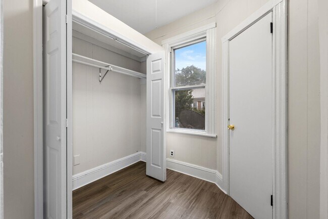 Building Photo - 292 Claremont Ave